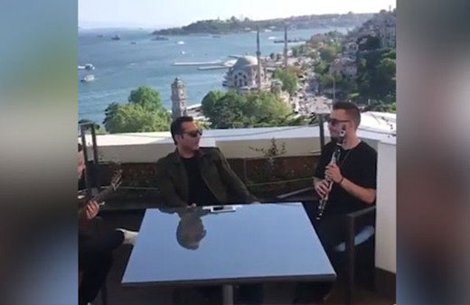 Rafet El Roman'nın Ciao Bella performansı sosyal medyayı salladı