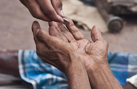 Dilencinin hesabından 5,5 milyon dolar çıktı!