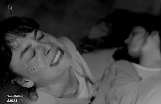 Avlu dizisine geceye damga vuran sahne!