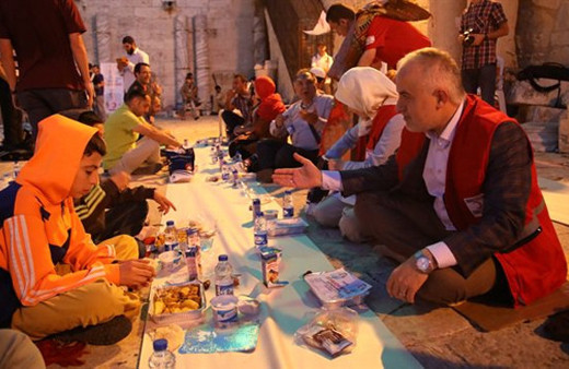 Türk Kızılayı'ndan Doğu Kudüs'te iftar