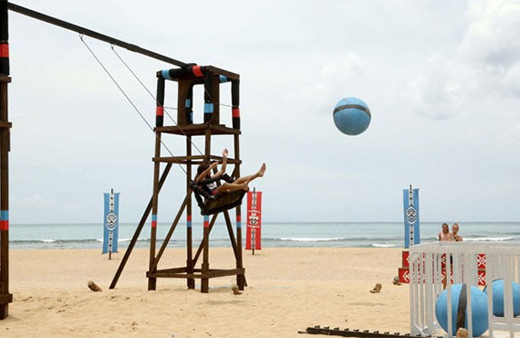 Survivor 18 Mayıs 2018 ada oyununu kim kazandı?