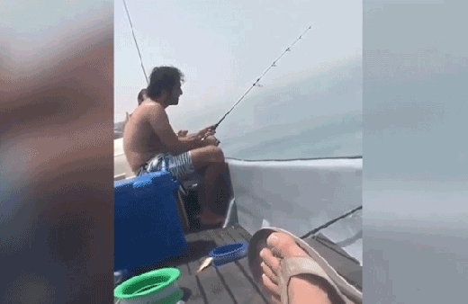 Denizden bir anda çıktı! Balıkçının kalbine indi