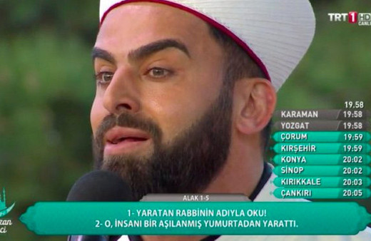 Kaşlarıyla olay olmuştu! Ezber bozan hafız kimdir ne iş yapar?