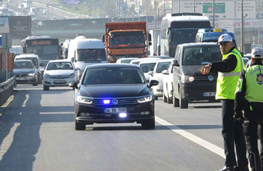 Çakarlı araç kullanan Milli Eğitim Müdürü’ne soruşturma