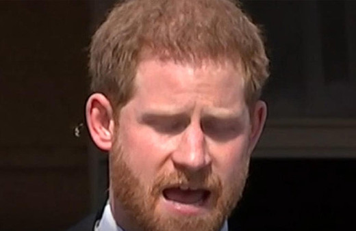 Prens Harry'yi düğün sonrası katıldığı ilk etkinlikte arı soktu