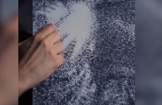 Damga kullanarak öyle bir resim yaptı ki görenler hayrete düştü