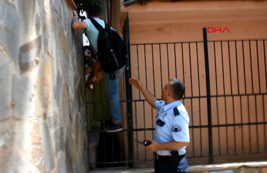 Sevgilisiyle buluşan eski kocasını, kadının eşine yakalattı