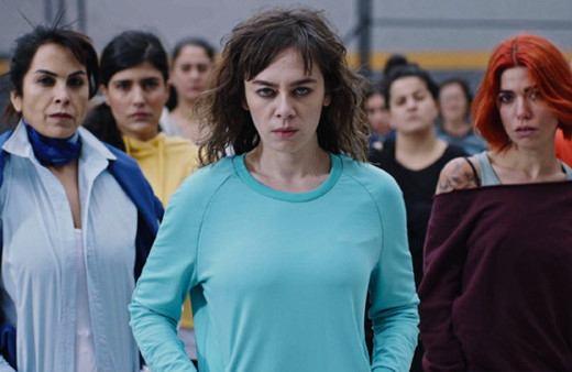 Kimse bunu beklemiyordu! Avlu'da iki ayrılık birden