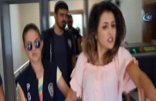 Böyle pişkinlik görülmedi! Ofis basan kızlar yine rezalet çıkardı