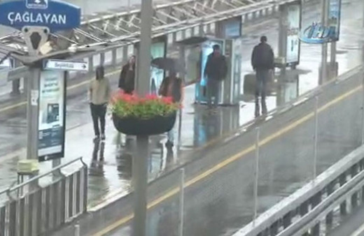 İstanbul sağanak yağışa teslim oldu!