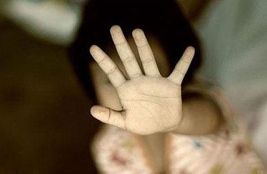 Korkunç olay! 2.5 yaşındaki kıza cinsel istismar doktor farketti