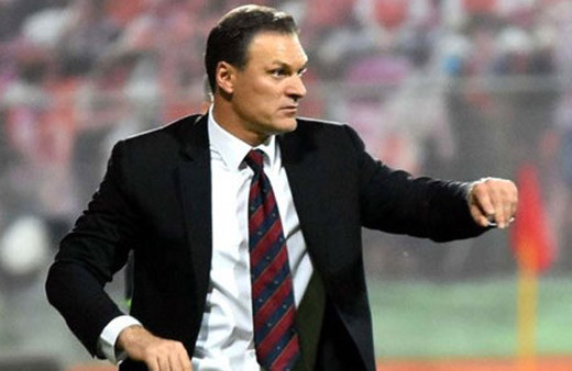 Alpay Özalan AK Parti'den aday oldu imajını yeniledi