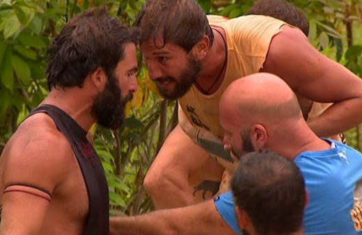 Survivor'da ortalık fena karıştı! Adem ile Turabi birbirine girdi