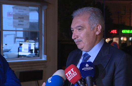 Başkan Uysal Video Mapping şovunu gençlerle birlikte izledi