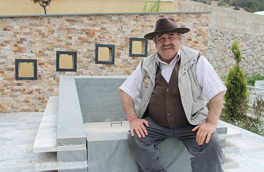 Ünlü oyuncu ölmeden mezarını yaptırdı! 'Baktıkça ölesim geliyor'