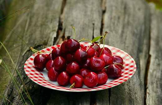 İftardan sonra tatlı yerine kiraz yiyin