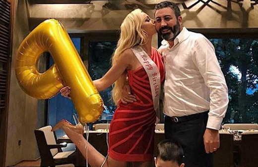 Petek Dinçöz'e sürpriz doğum günü partisi