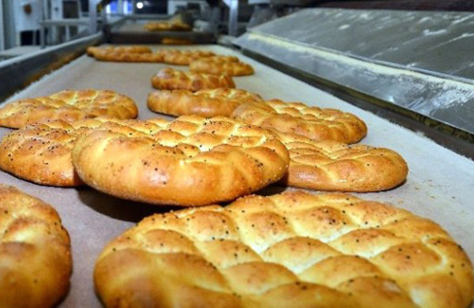 Ramazan pidesinin içine gizlemişler