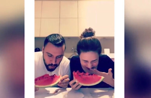 Alişan ve Buse Varol'dan kahkahaya boğan karpuz yeme yarışması