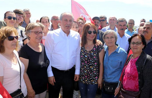 CHP'liler Yunanistan'da gözaltına alındı