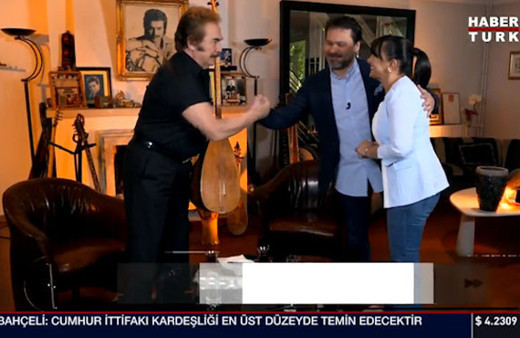 Orhan Gencebay 50 yaşındaki oğluyla ilk  kez ekrana çıktı