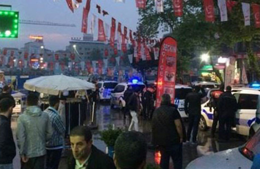 İYİ Parti standına bıçaklı saldırı! 1'i ağır ağır 5 yaralı