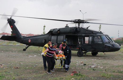 Mantar toplamaya giden genç mayına bastı