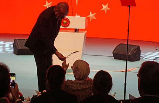 Cumhurbaşkanı Erdoğan'dan eşine büyük jest!
