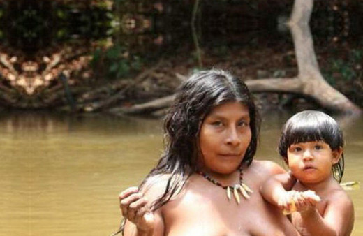 İlk kez görüntülendiler! Maymunlarla çocukları ayırmıyorlar