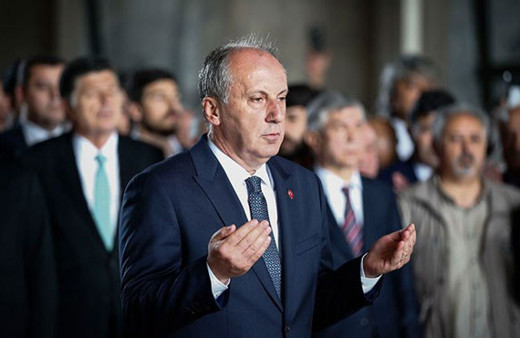 Muharrem İnce Anıtkabir'de dua etti! Turlara başladı...