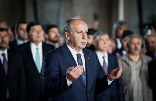 Muharrem İnce Anıtkabir'de dua etti! Turlara başladı...