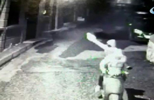 Oyuncu Mehmet Aslan'ın evini kurşunlayan zanlılar kamerada