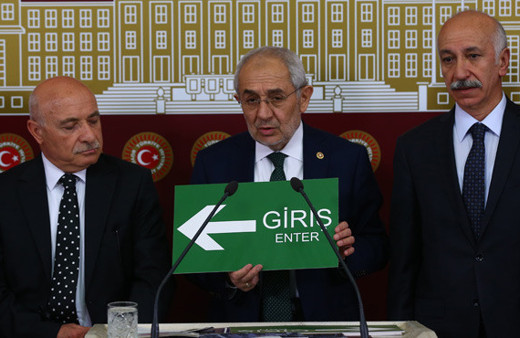 Tabelalara ve yön levhalarına yeni düzenleme