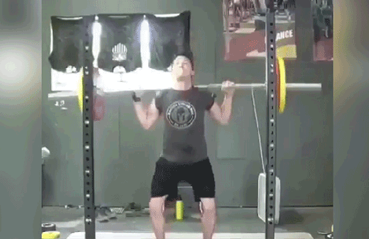 Artistlik hareket yapmak isterken boynunu kırıyordu!