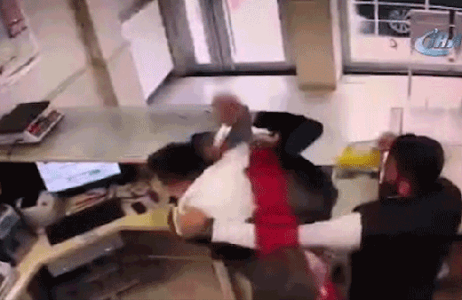 PTT çalışanına feci dayak! Saniye saniye kaydedildi