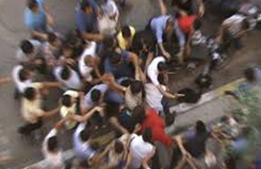  Hamile kadın ve 4 Yaşındaki kızına tecavüz eden adam böyle linç edildi!