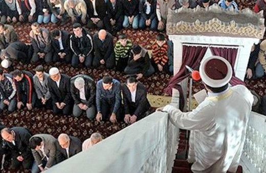 Cuma hutbesinde faize dikkat çekildi