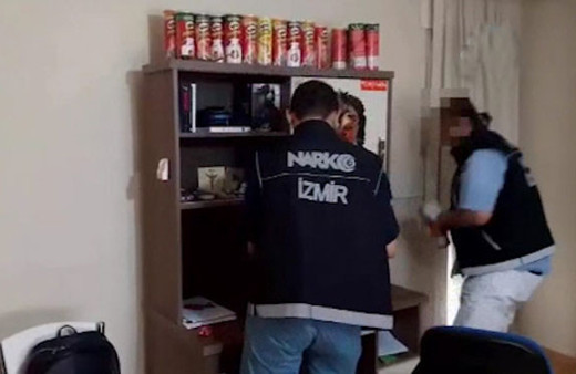 Ünlü rapçi Khontkar uyuşturucudan tutuklandı evinden çıkanlara bakın!