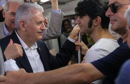 Başbakan metroya bindi görenler gözlerine inanamadı
