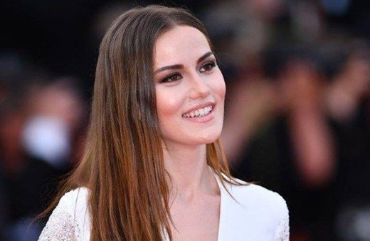 Fahriye Evcen’den IMDb rekoru! Zirveye yerleşti