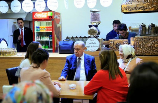 Cumhurbaşkanı Erdoğan'dan 'kıraathane' ziyareti