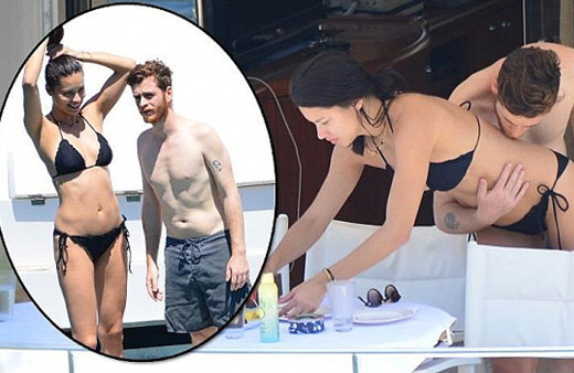 Metin Hara, Adriana Lima'nın yatak pozunu paylaştı ortalık yıkıldı