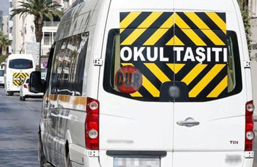 Öğrenci servisinde iğrenç olay! Seri halde...