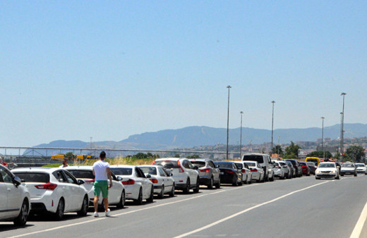 Bayramda yola çıkacaklar dikkat çile başladı