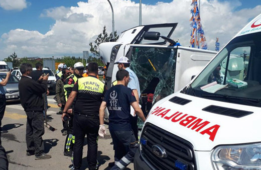 Bayram sabahı korkunç kaza! Ölü ve yaralılar var