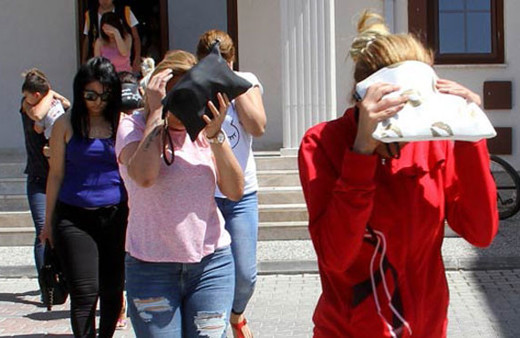 Eniştem ablama zorla fuhuş yaptırıyor! Şoke eden gerçek...