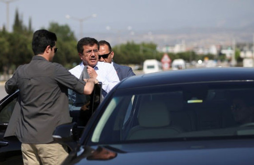 Bakan Zeybekci'nin yeni makam aracı