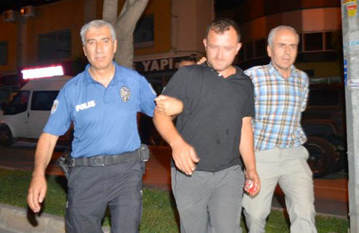 Ayrı yaşadığı eşinin evi önünde intihara kalkıştı