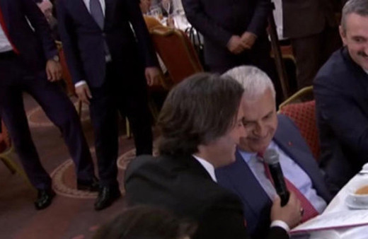 Başbakan Binali Yıldırım türkü söyledi