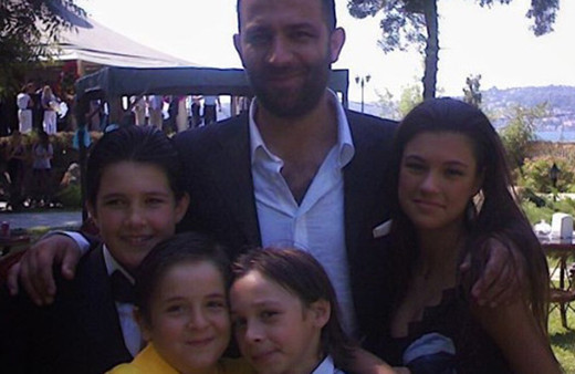 Arka Sokaklar'da büyüdü şimdi İnstagram'ı sallıyor